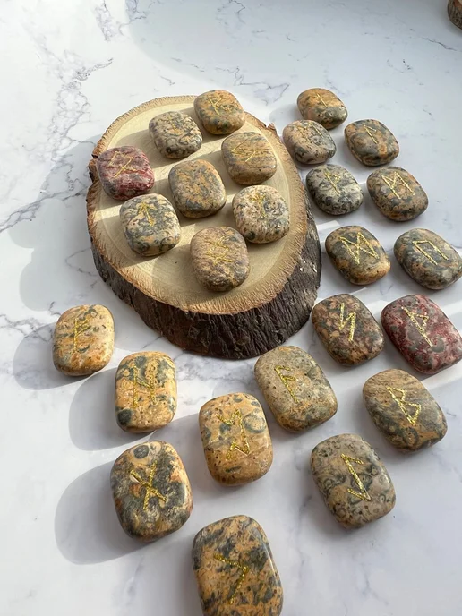 ural_stone Скандинавские руны на натуральном камне Агат узорчатый, черный, фото 3