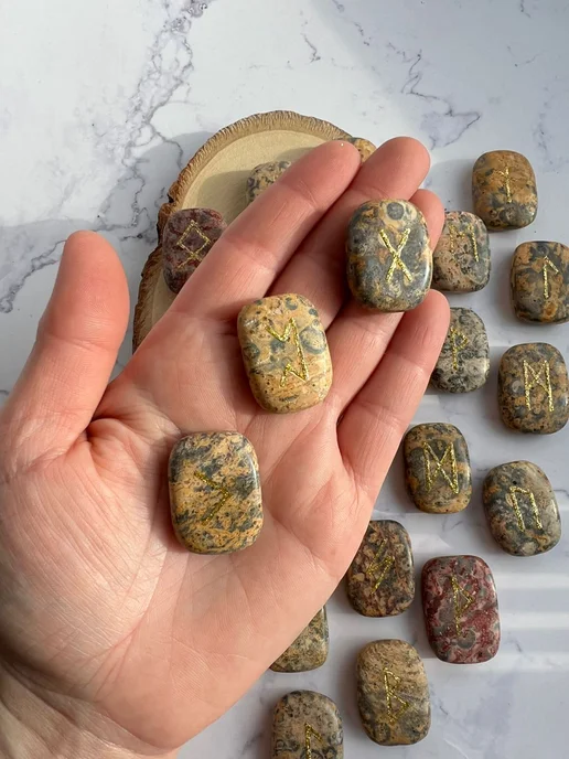 ural_stone Скандинавские руны на натуральном камне Агат узорчатый, черный, фото 4